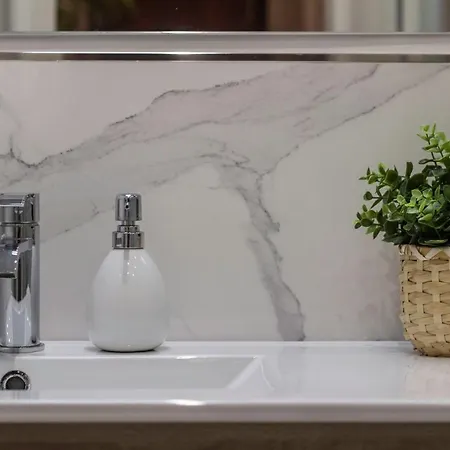 Apartment Arte V With Parking By Aston