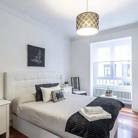 Arte V With Parking By Aston Apartment *