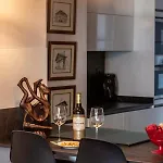 Arte V With Parking By Aston Apartment